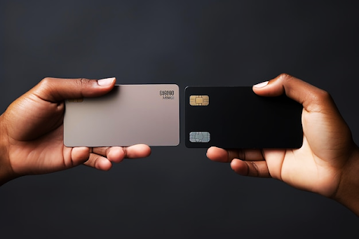 เช็คความต่างระหว่างบัตรกดเงินสดกับบัตรเครดิตว่าต่างกันอย่างไร?